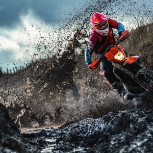 九游(jiuyou)官方网站-_户外运动嘉年华：结合登山、跑步和网球的综合挑战_，户外运动登山培训